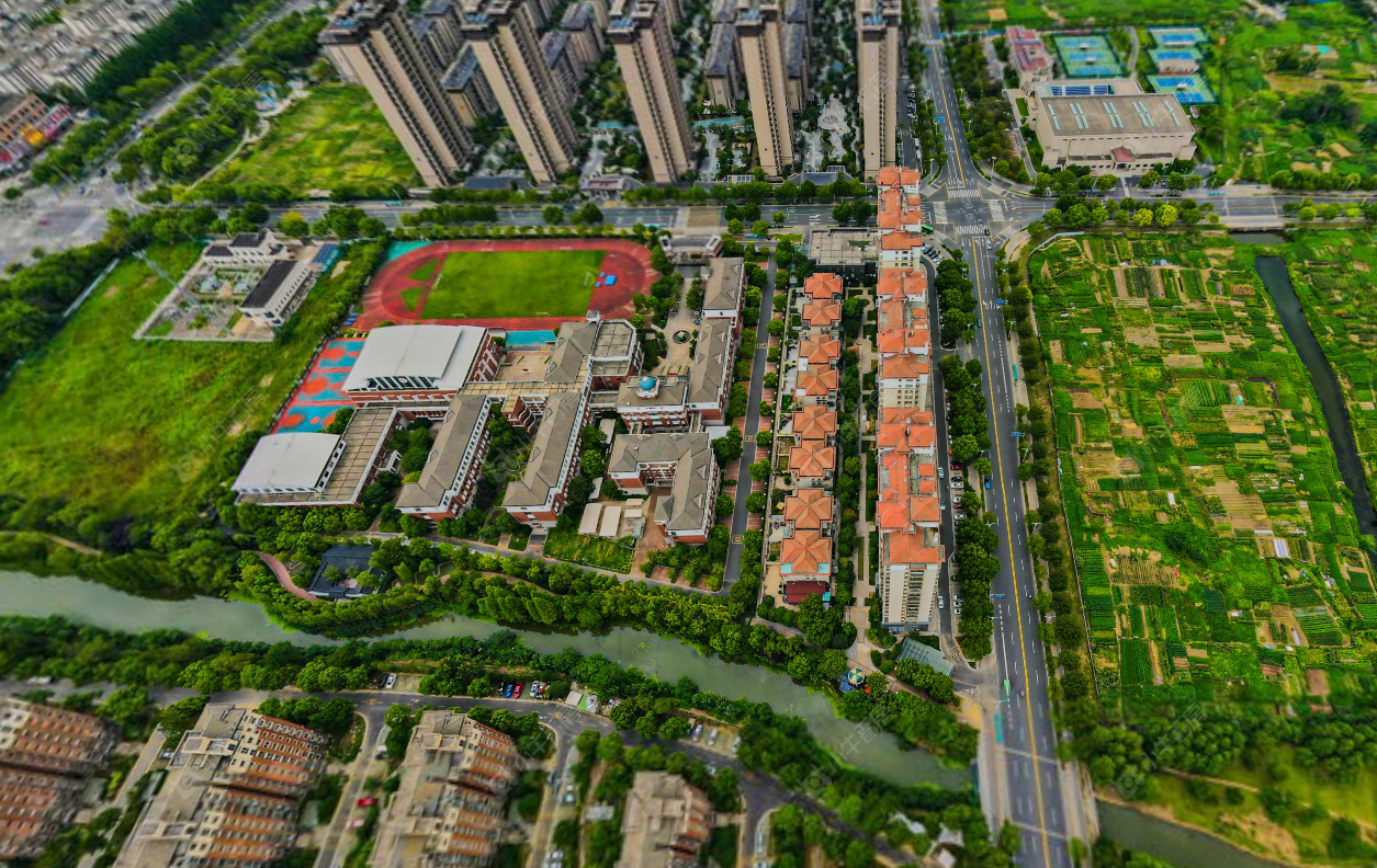 小区东侧